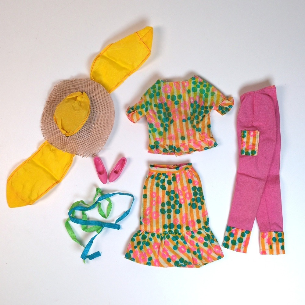 Vtg 60s Barbie Color Magic Fashion Fun #4041 Clothing Skirt Pant Hat Scarf Shoes